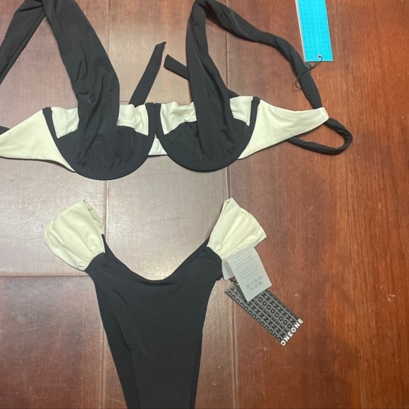 Nwt OneOne Coco Black & White Scupting Supermodel Bikini Set S Xs - Picture 8 of 9